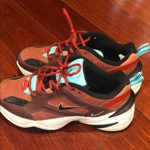 Nike limited addition women’s sneaker US 7.5